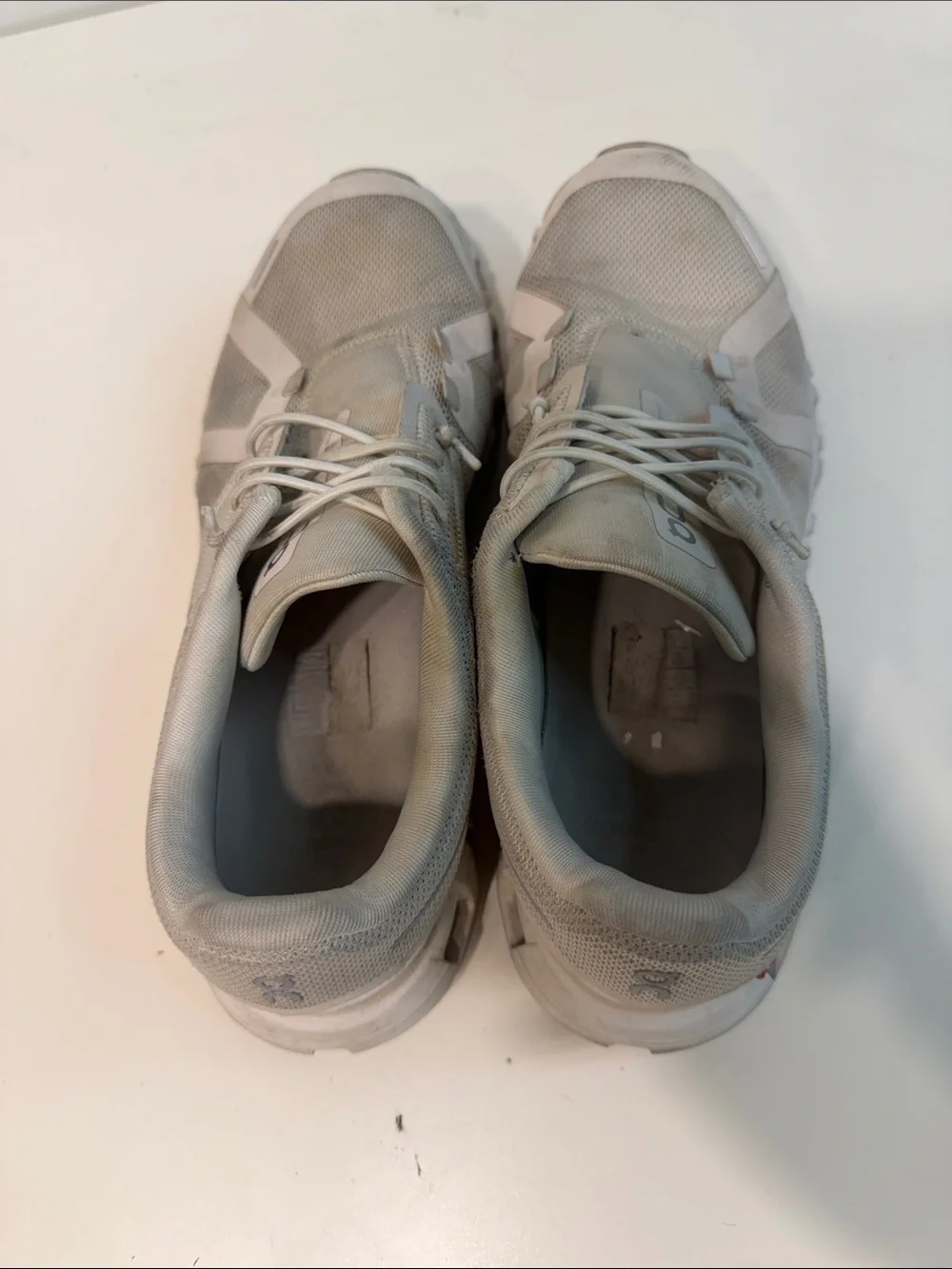 Used On Running women’s Athletic Sneakers - Light Gray sz 8.5 Onclouds